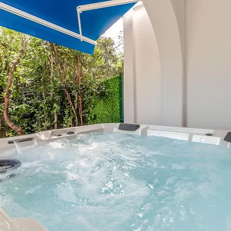 Hébergement de vacances In With House Sea View