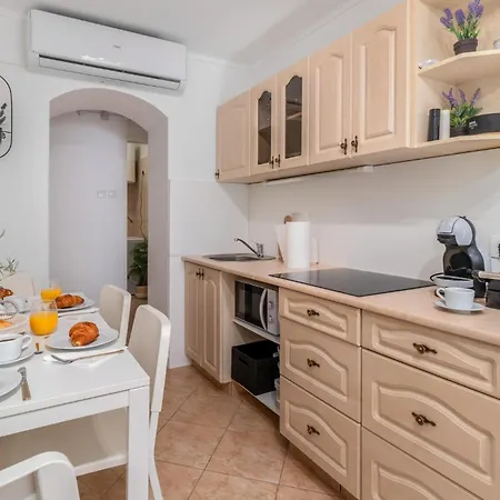 Vakantiehuis In With House Sea View Kraljevica