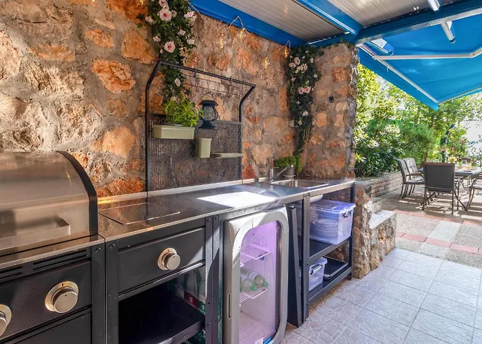 3 Bedroom Amazing In Prázdninový dům
