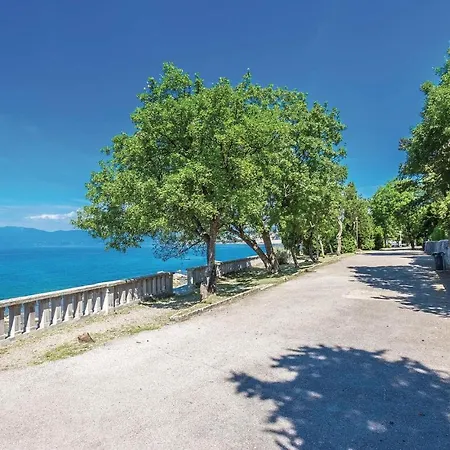 3 Bedroom Amazing In Holiday home